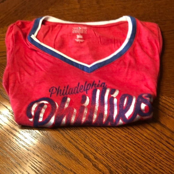Philadelphia Phillies Baseball Distress Tee Shirt - Picture 3 of 4